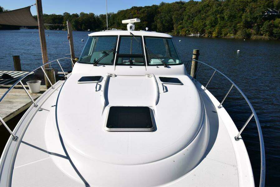 2004 Tiara Yachts Sovran 3600