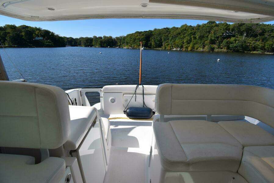 2004 Tiara Yachts Sovran 3600