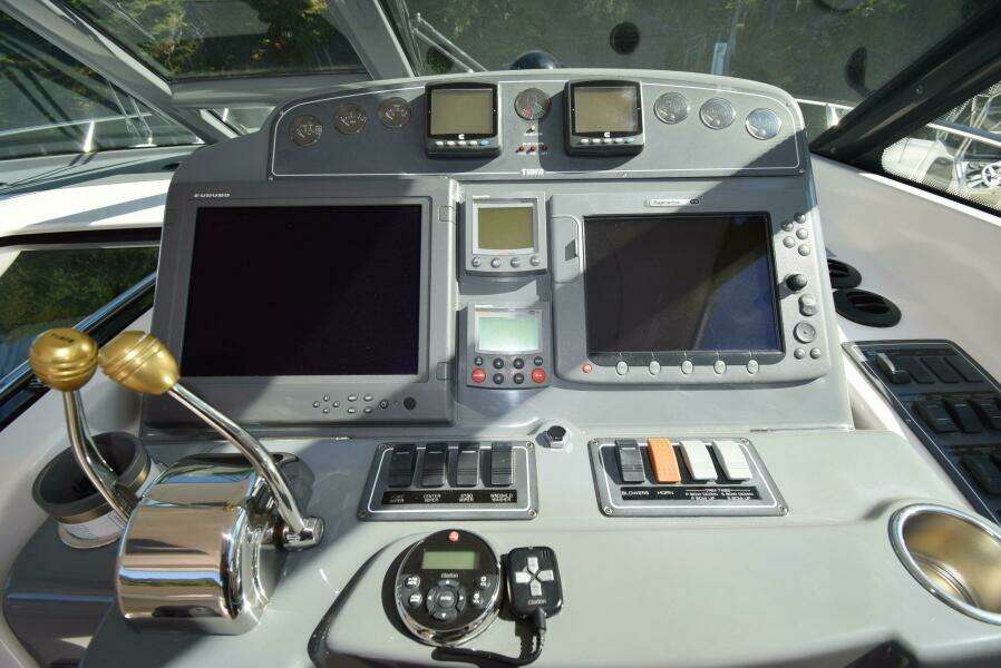 2004 Tiara Yachts Sovran 3600