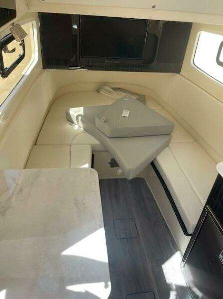 2022 Scout 355 LXF CC