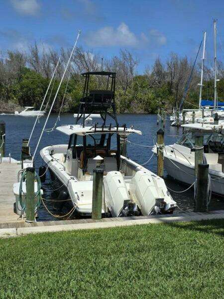 2023 Boston Whaler 360 Outrage