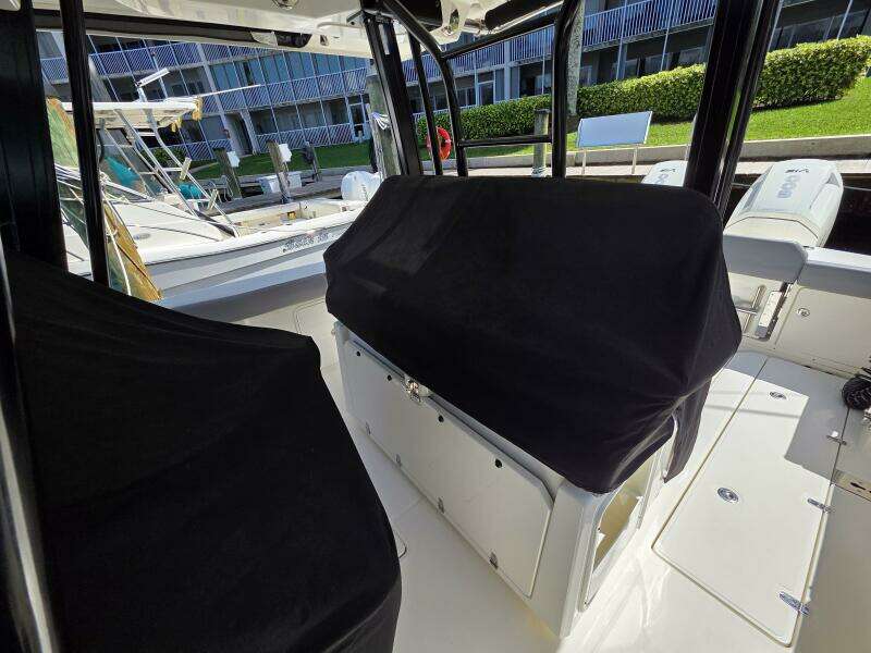 2023 Boston Whaler 360 Outrage