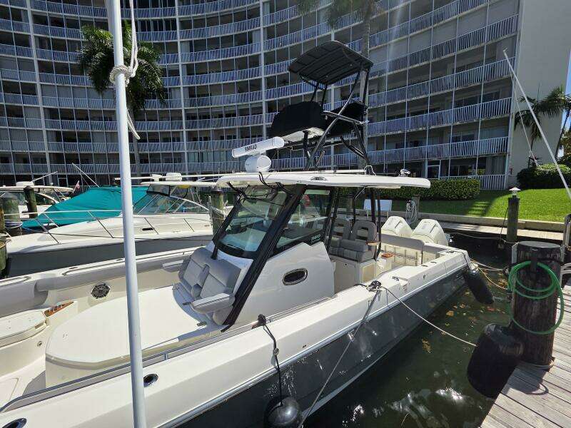 2023 Boston Whaler 360 Outrage