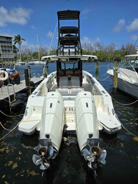 2023 Boston Whaler 360 Outrage