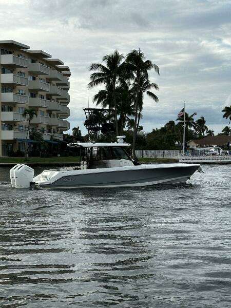 2023 Boston Whaler 360 Outrage