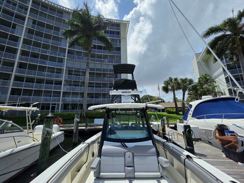 2023 Boston Whaler 360 Outrage