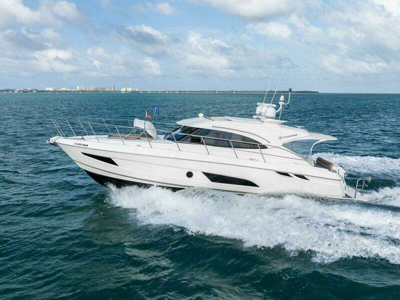 2018 Riviera 4800 Sport Yacht
