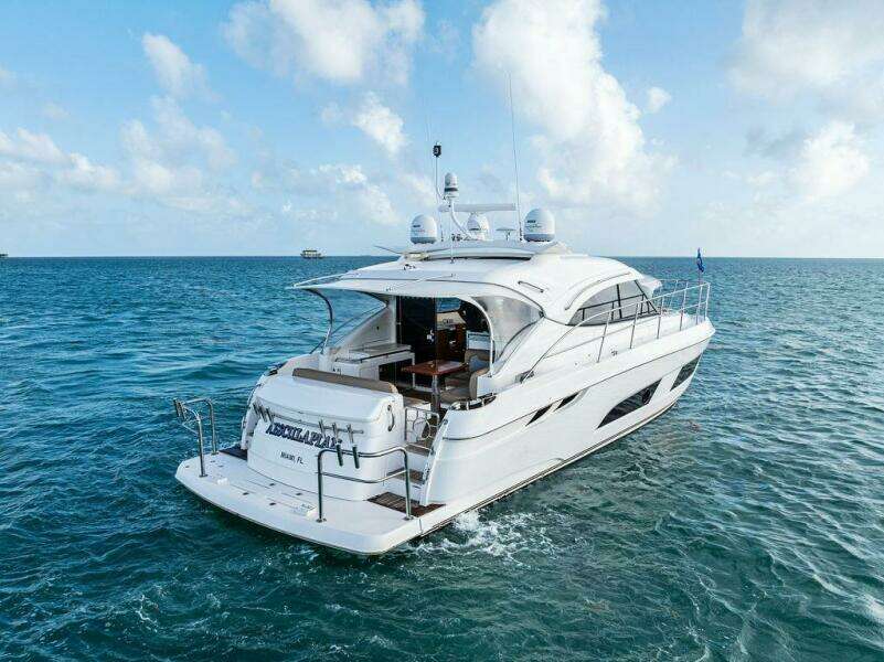 2018 Riviera 4800 Sport Yacht