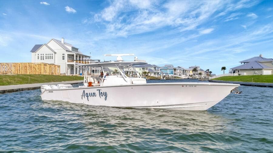 2023 Jupiter 43 Center Console