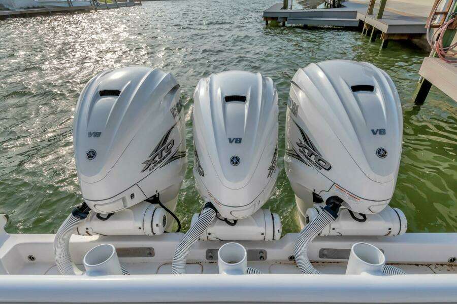 2023 Jupiter 43 Center Console "Aqua Toy"