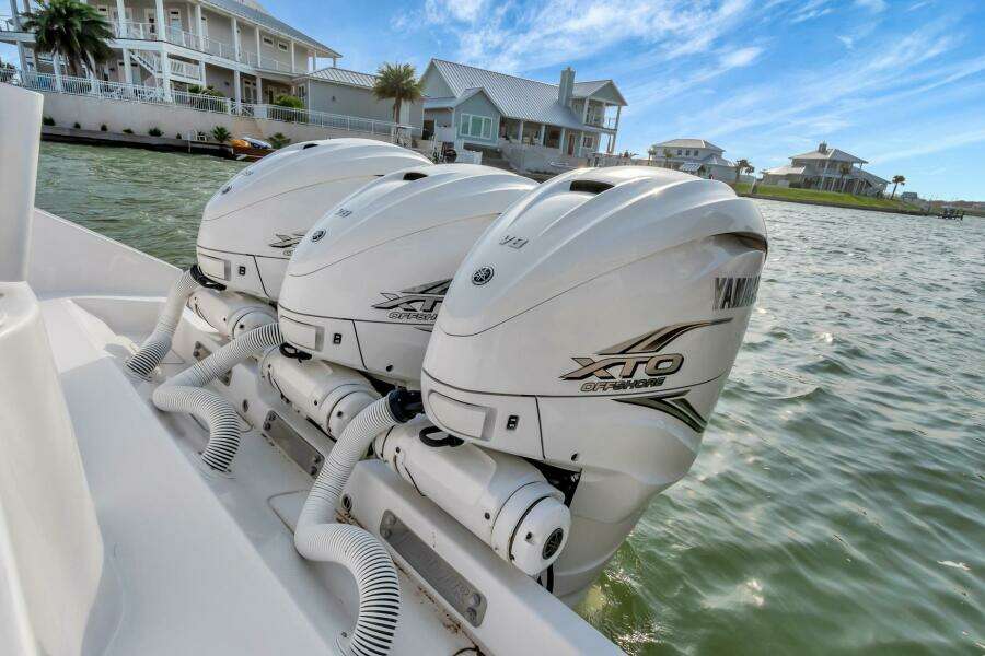 2023 Jupiter 43 Center Console "Aqua Toy"