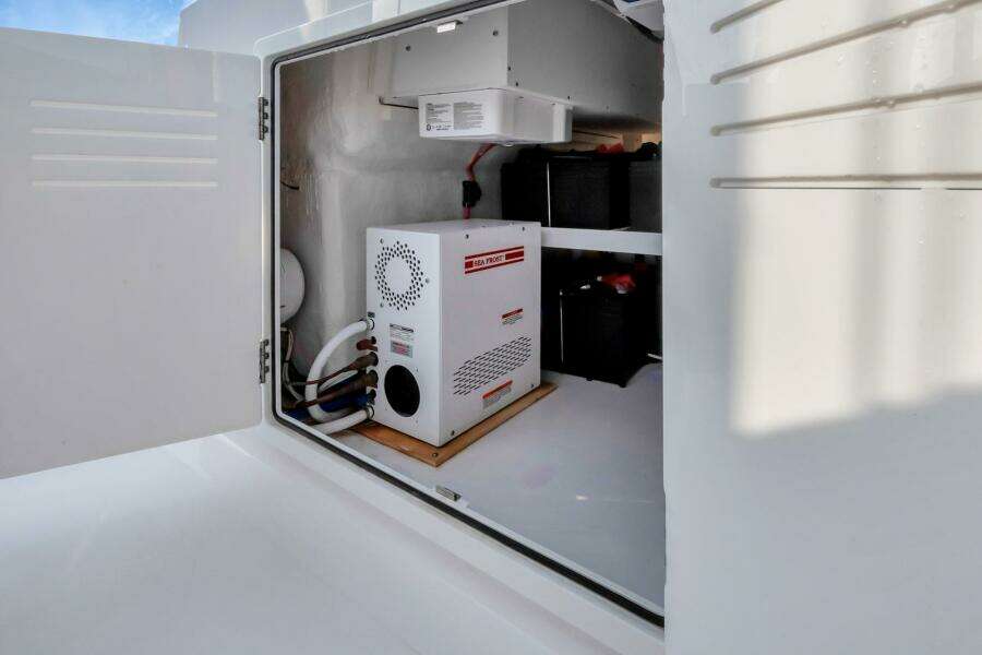 2023 Jupiter 43 Center Console "Aqua Toy"