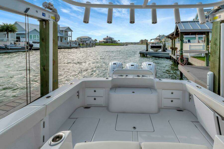 2023 Jupiter 43 Center Console "Aqua Toy"