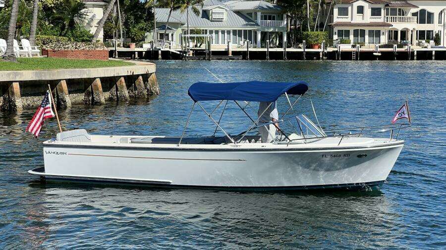 2013 Vanquish 24 Runabout