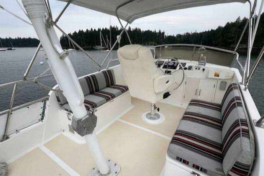 2001 Island Gypsy Euro Sedan Trawler