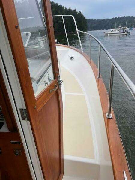 2001 Island Gypsy Euro Sedan Trawler