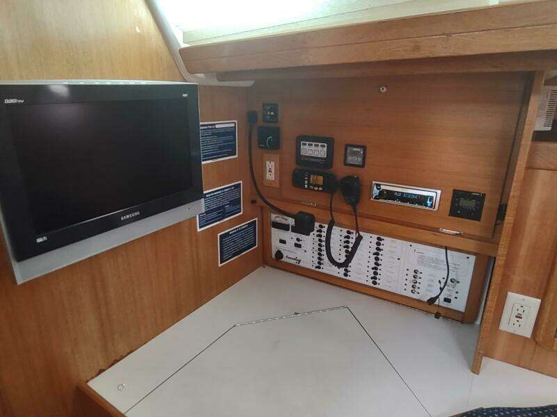 2005 Catalina 42 MKII