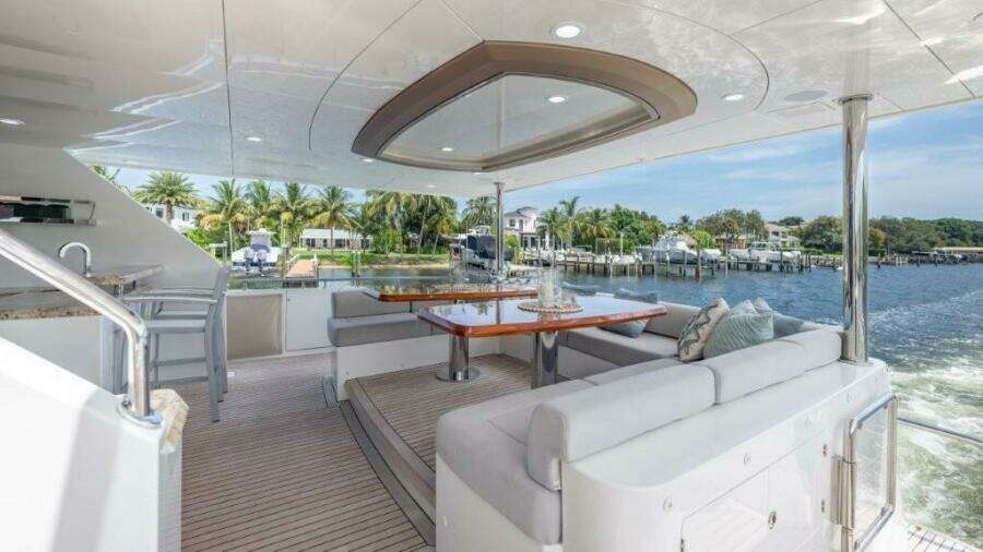 2017 Ocean Alexander 