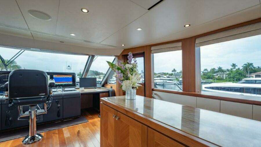 2017 Ocean Alexander 