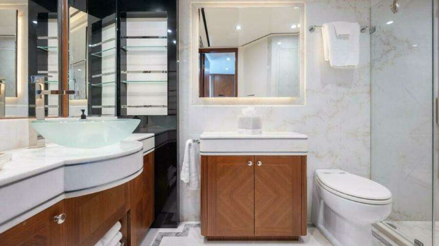 2017 Ocean Alexander 