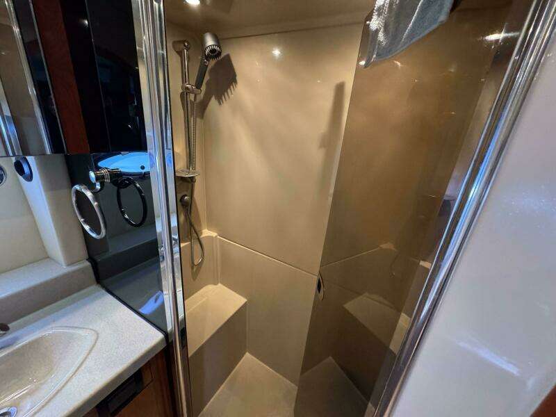 2007 Cruisers Yachts 395 Motoryacht