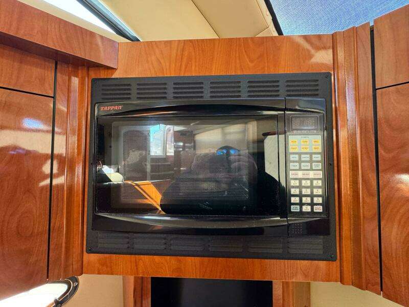 2007 Cruisers Yachts 395 Motoryacht