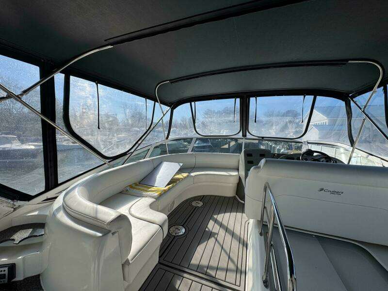 2007 Cruisers Yachts 395 Motoryacht