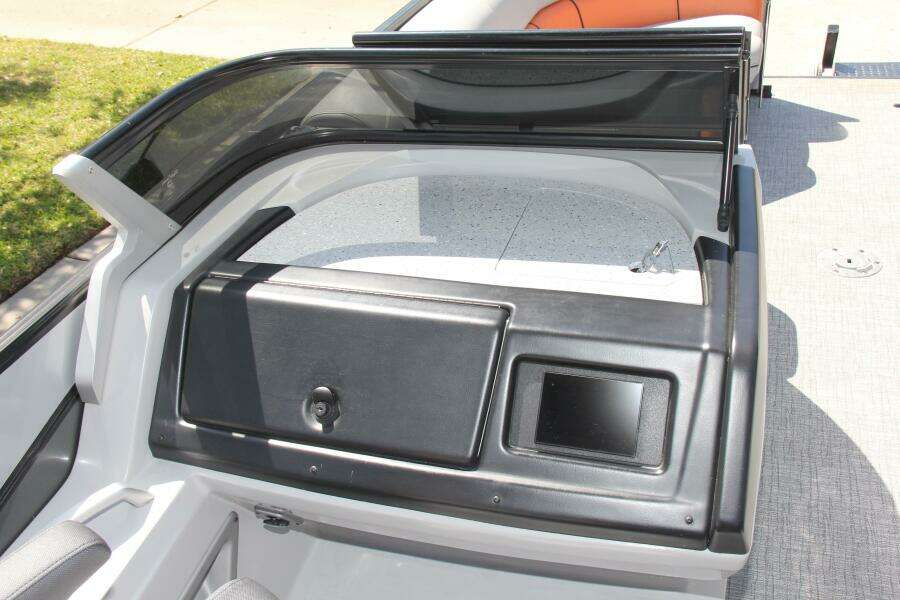 2021 Berkshire 25 Sport CL