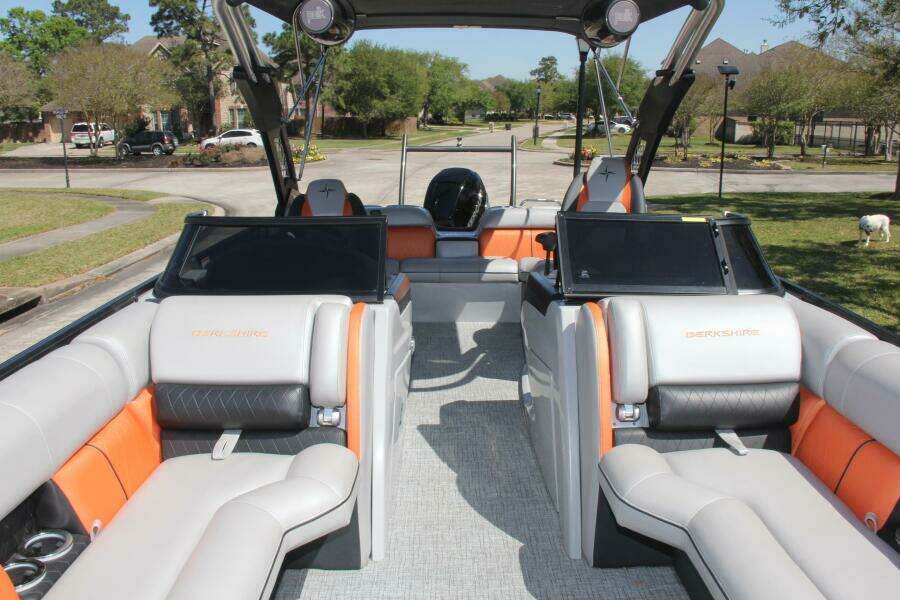 2021 Berkshire 25 Sport CL