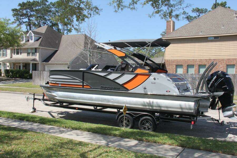 2021 Berkshire 25 Sport CL