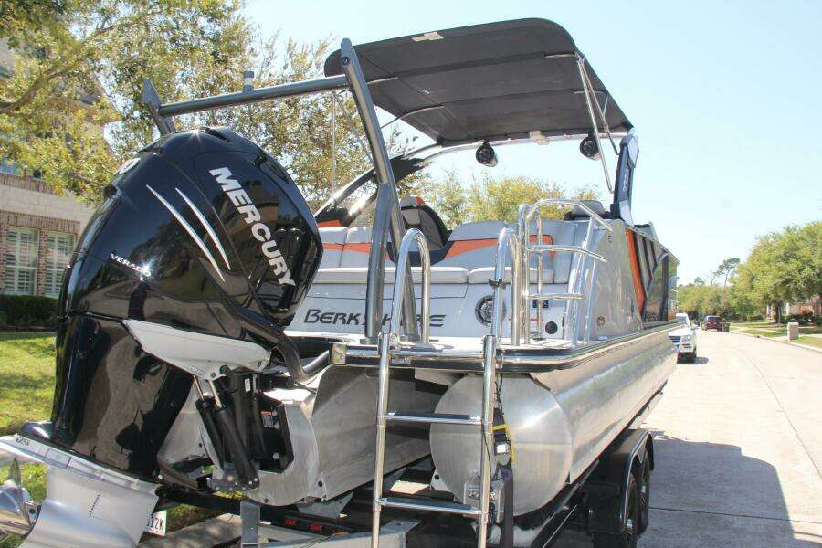 2021 Berkshire 25 Sport CL