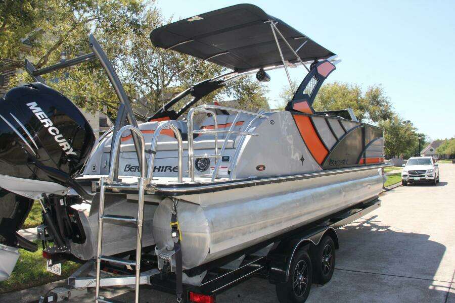 2021 Berkshire 25 Sport CL