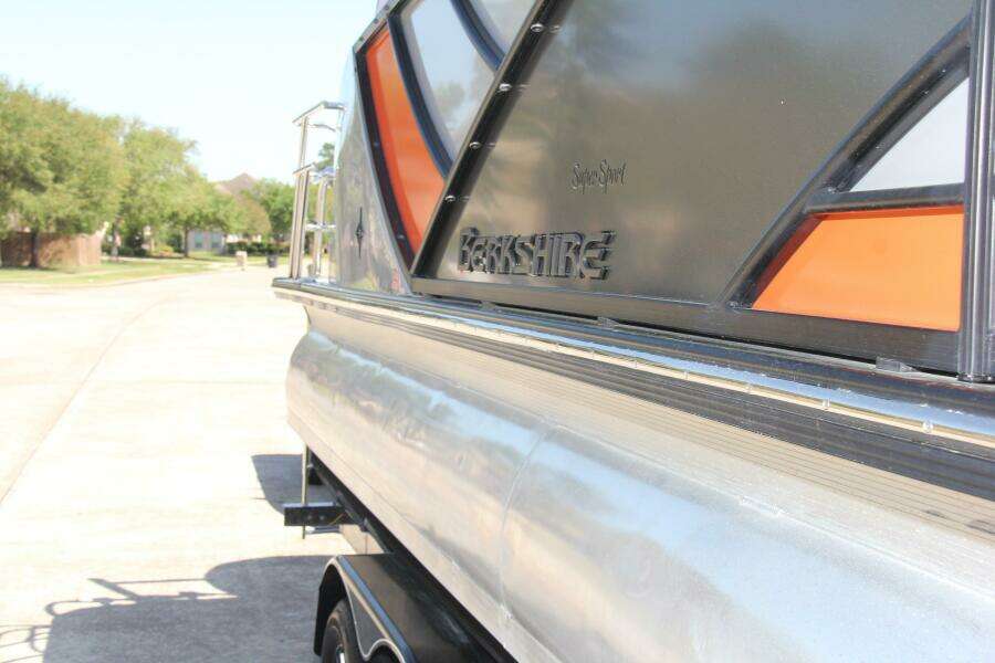 2021 Berkshire 25 Sport CL