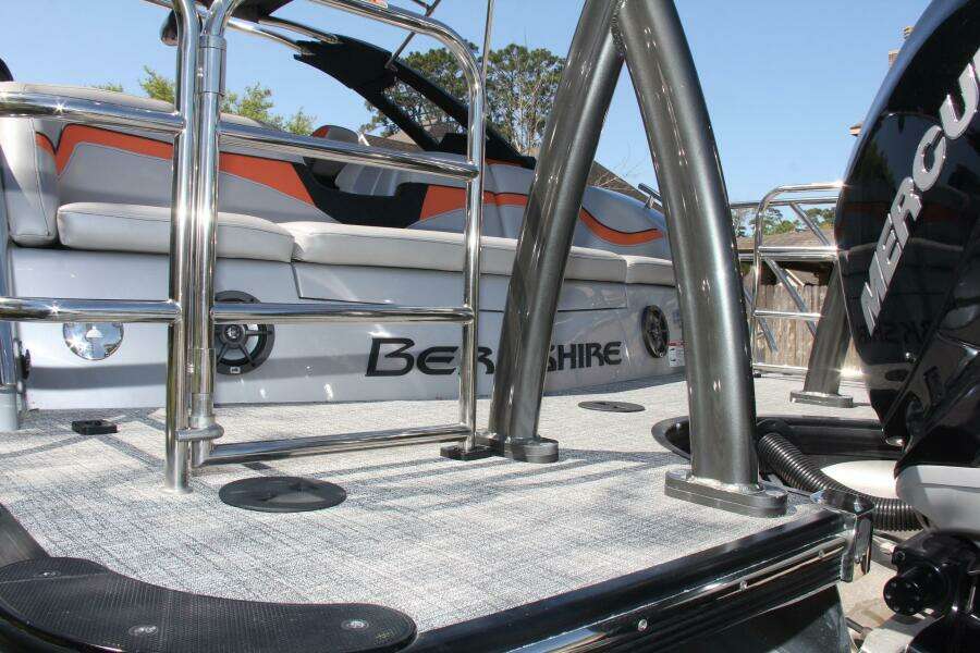 2021 Berkshire 25 Sport CL