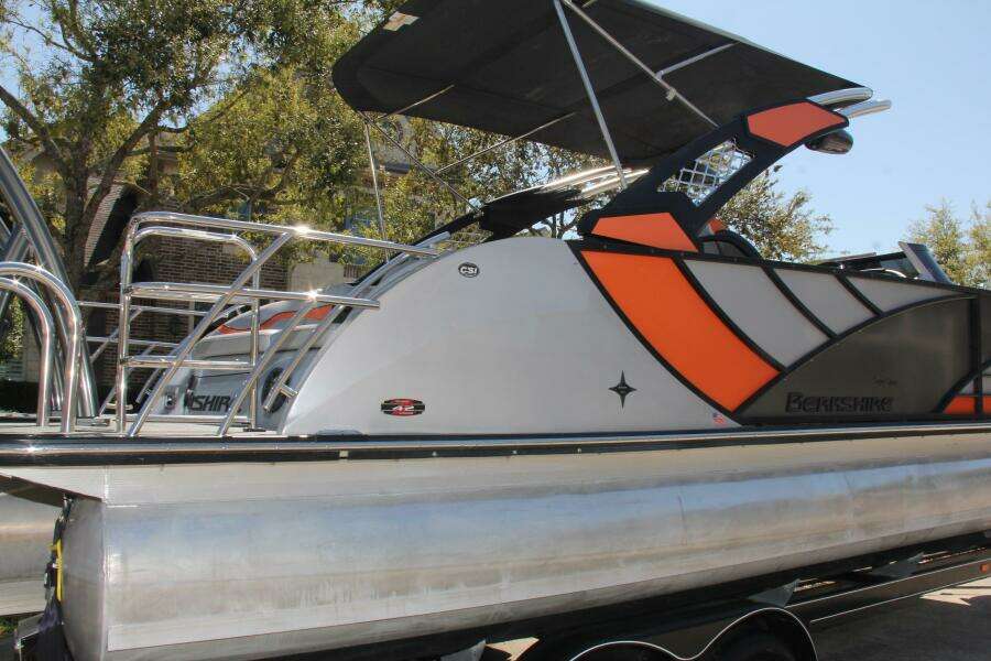 2021 Berkshire 25 Sport CL