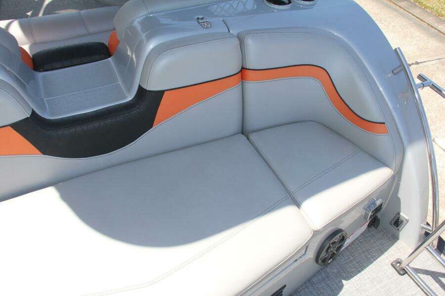 2021 Berkshire 25 Sport CL