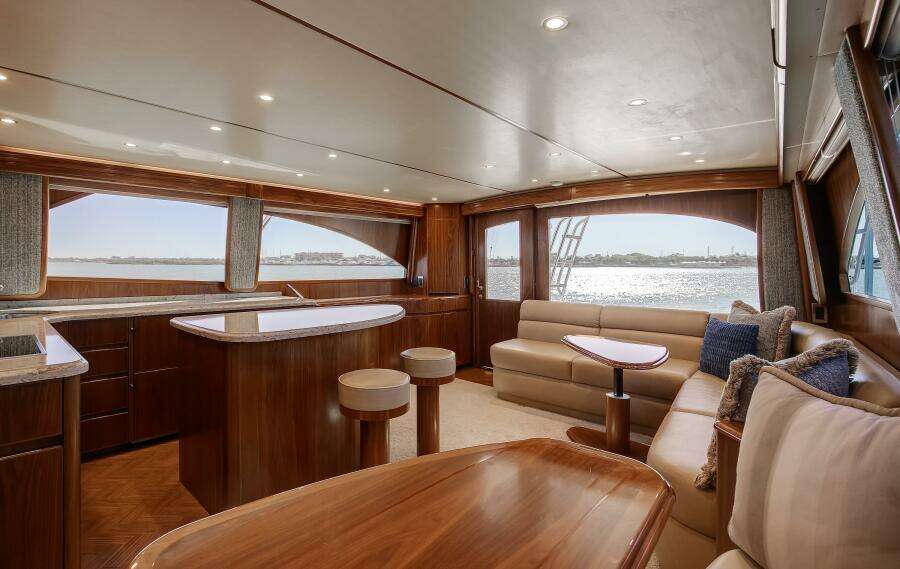 Viking 62 On the Edge III Salon