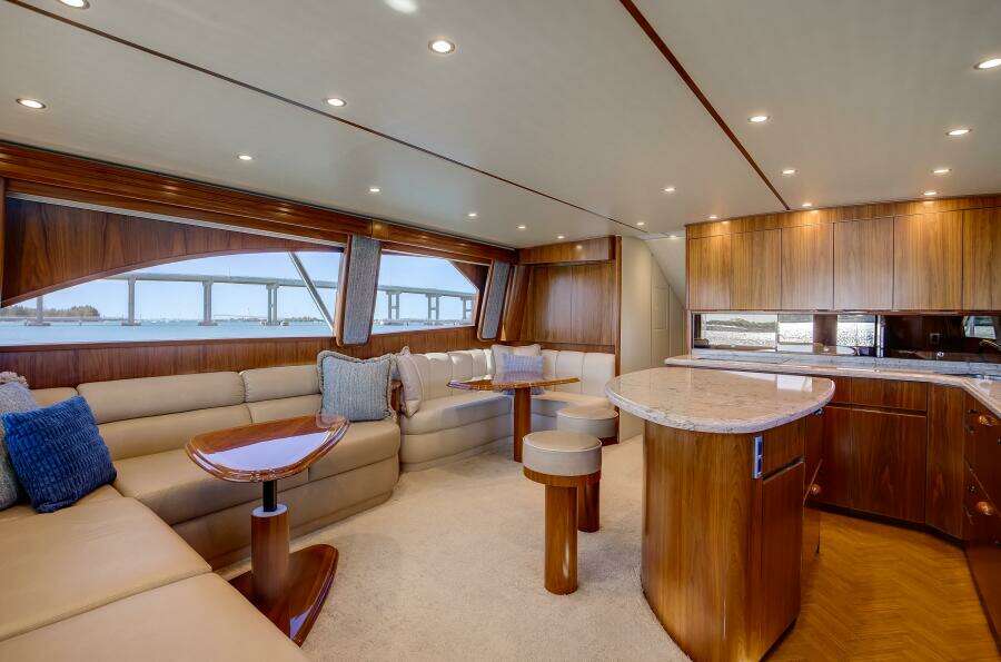 Viking 62 On the Edge III Salon