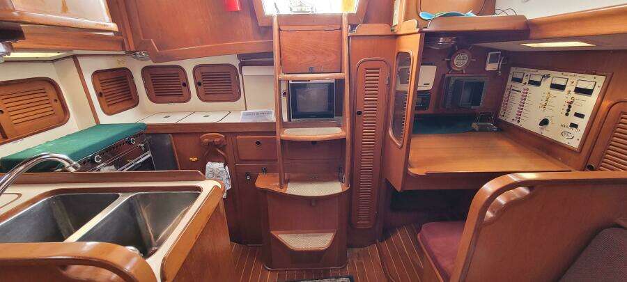 1985 Mason 33 Sloop