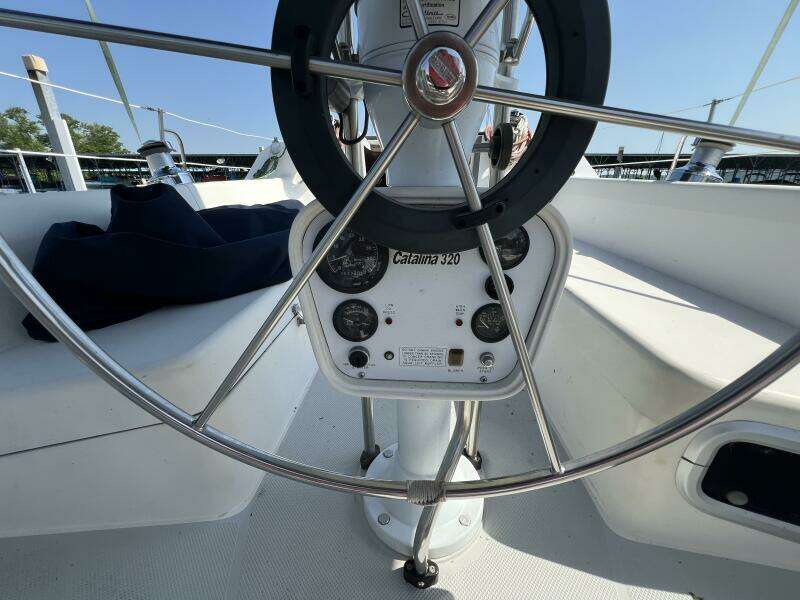 1994 Catalina 320