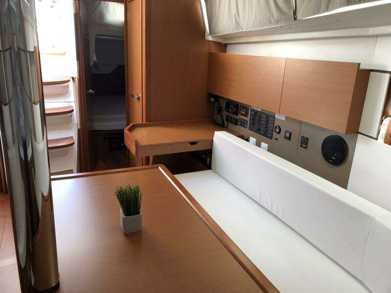 2017 Beneteau Oceanis 38 Weekender