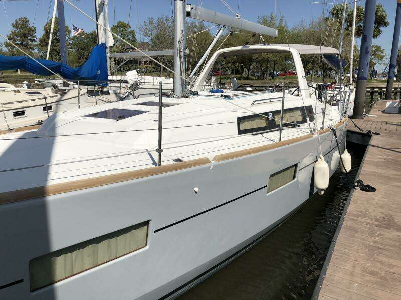 2017 Beneteau Oceanis 38 Weekender