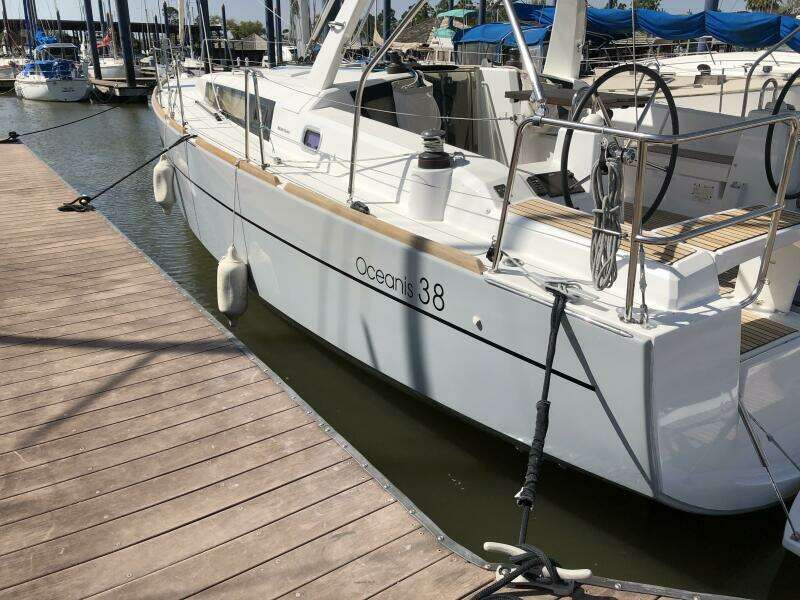 2017 Beneteau Oceanis 38 Weekender