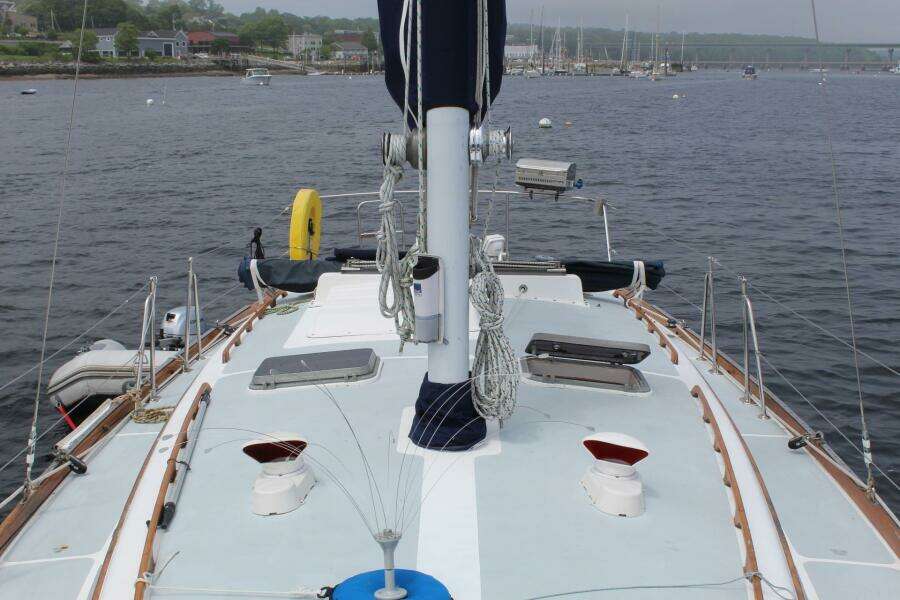1979 Gulfstar 37 Sloop