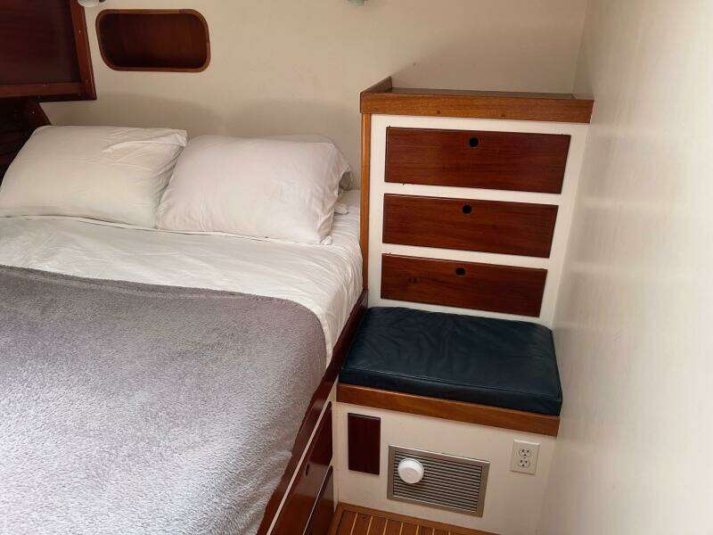 1987 Lyman-Morse Flybridge Cruiser