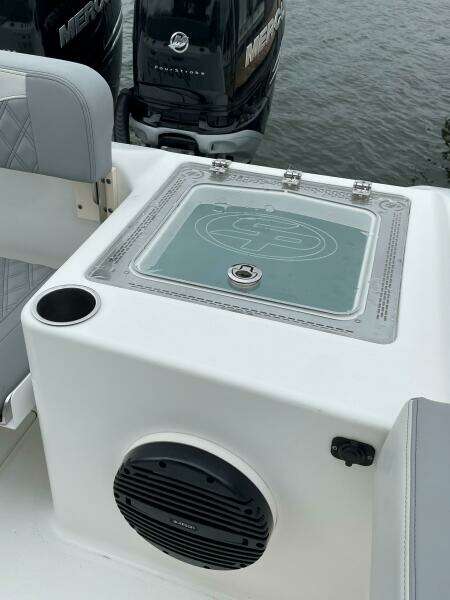 Sea Pro 320 DLX 2023- Livewell