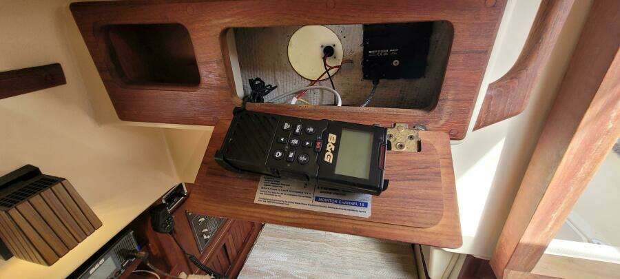 1986 Island Packet 27 Sloop