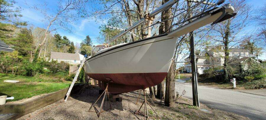 1986 Island Packet 27 Sloop