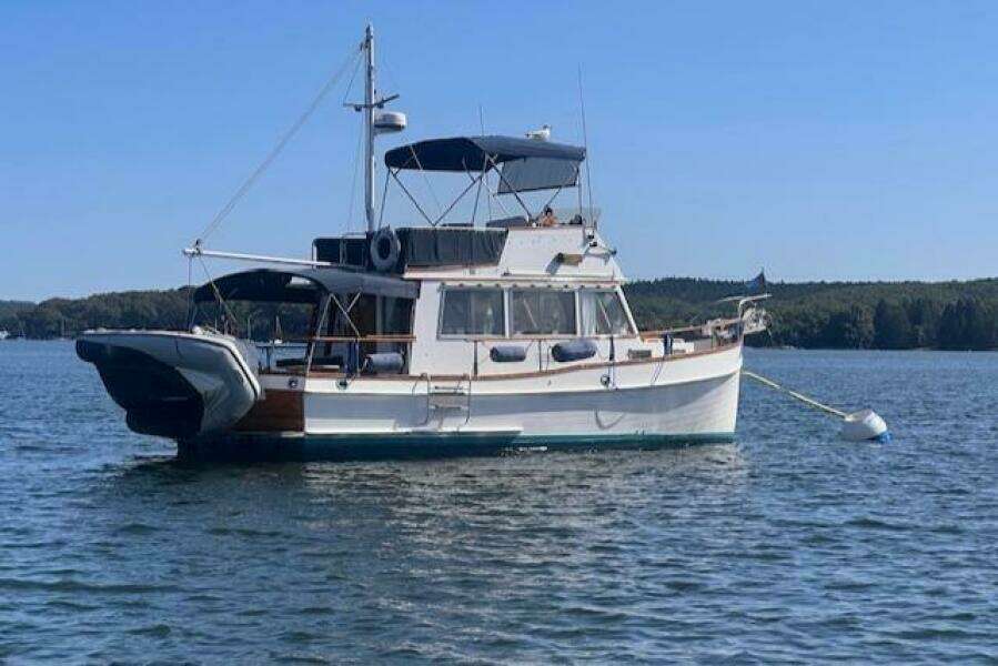 1980 Grand Banks 32 Flybridge Trawler (Hull#683)