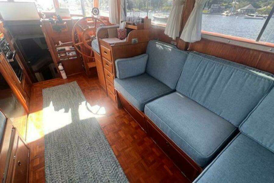 1980 Grand Banks 32 Flybridge Trawler (Hull#683)